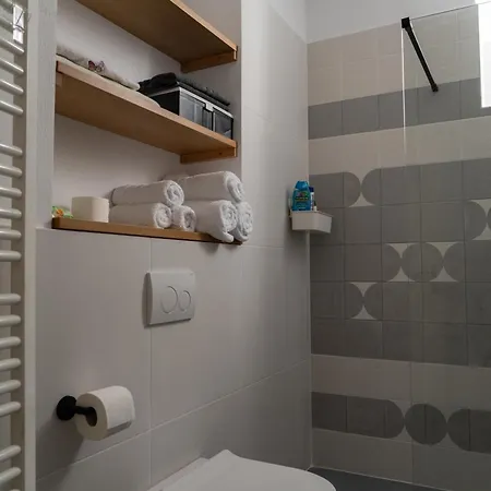 Elegant 2br With Private Garage In The Old Town * Kavala