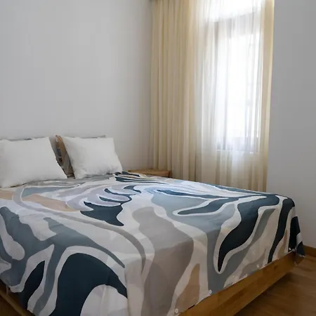 Elegant 2br With Private Garage In The Old Town