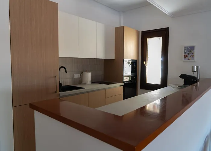 Elegant 2br With Private Garage In The Old Town * Kawala