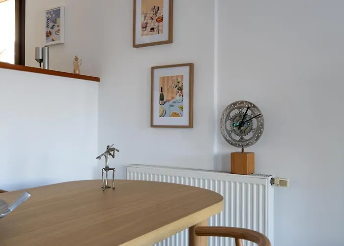 Elegant 2br With Private Garage In The Old Town Apartament Kawala