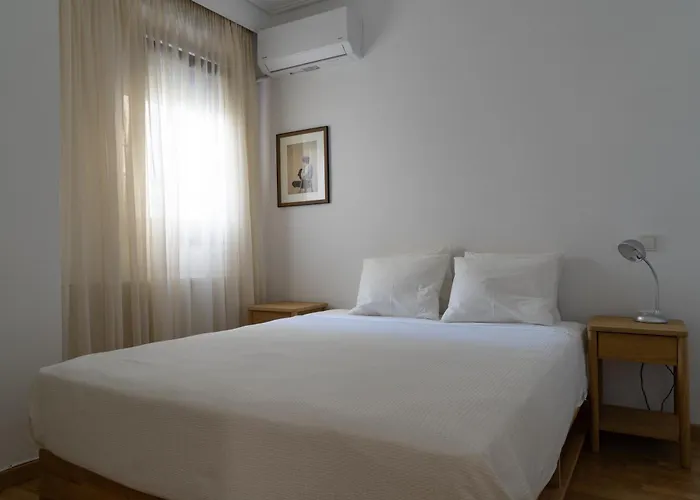 Elegant 2br With Private Garage In The Old Town *