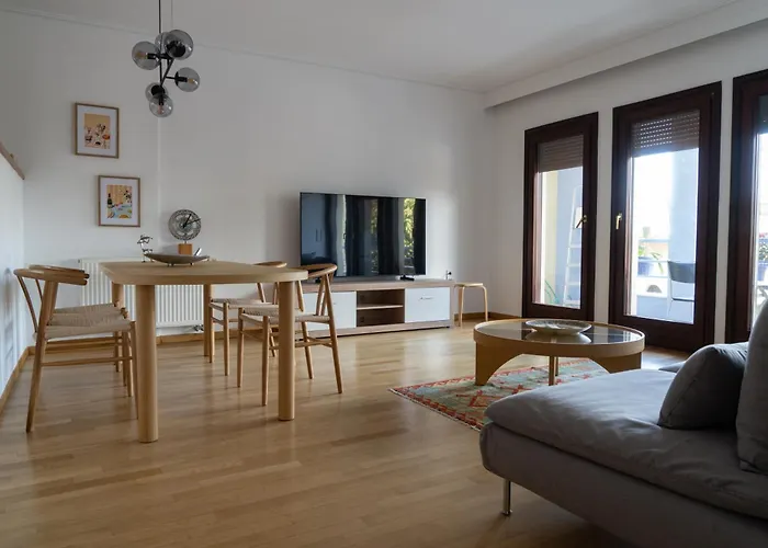 Apartment Elegant 2br With Private Garage In The Old Town *